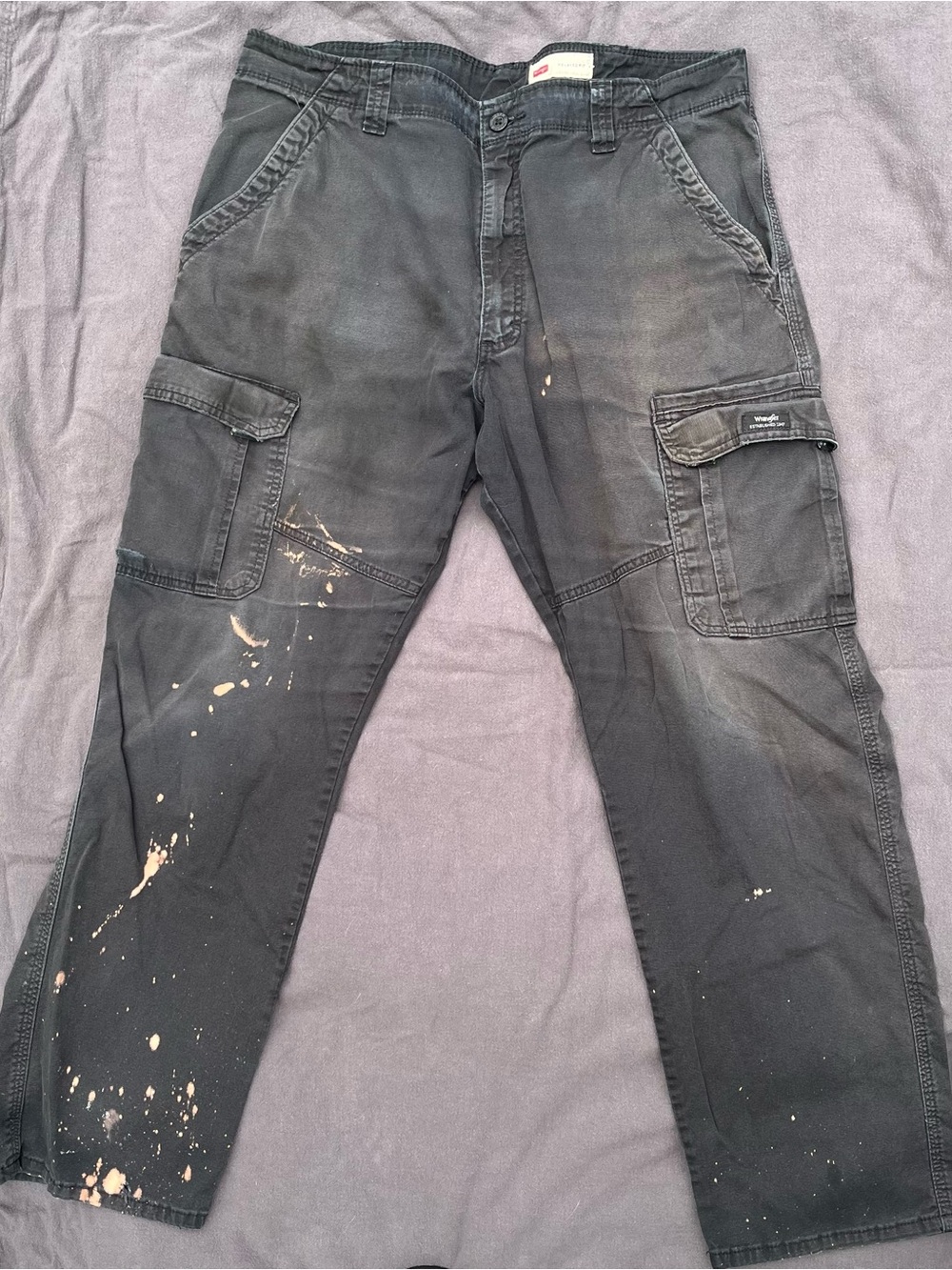 Wrangler relaxed fit cargo pants distressed 36x32
